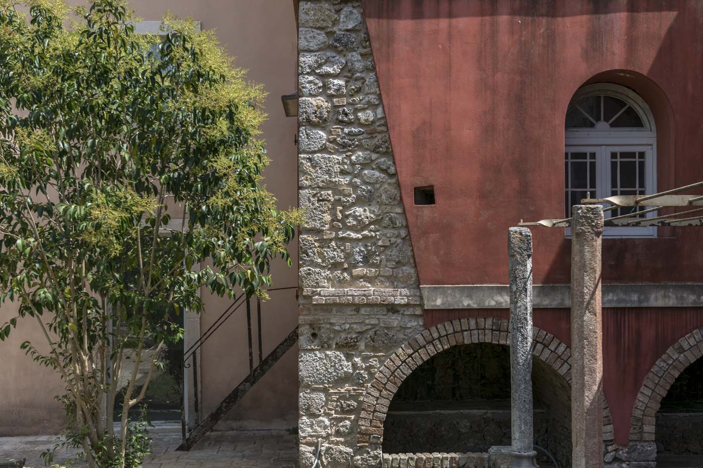 Kourkoumeli estate afra 16