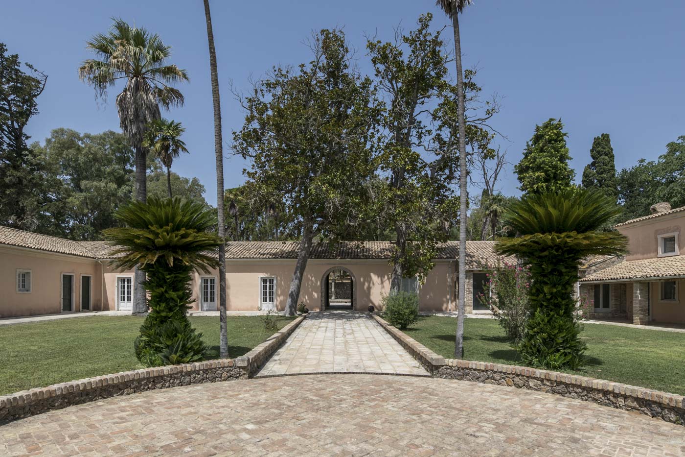 Kourkoumeli estate afra 7